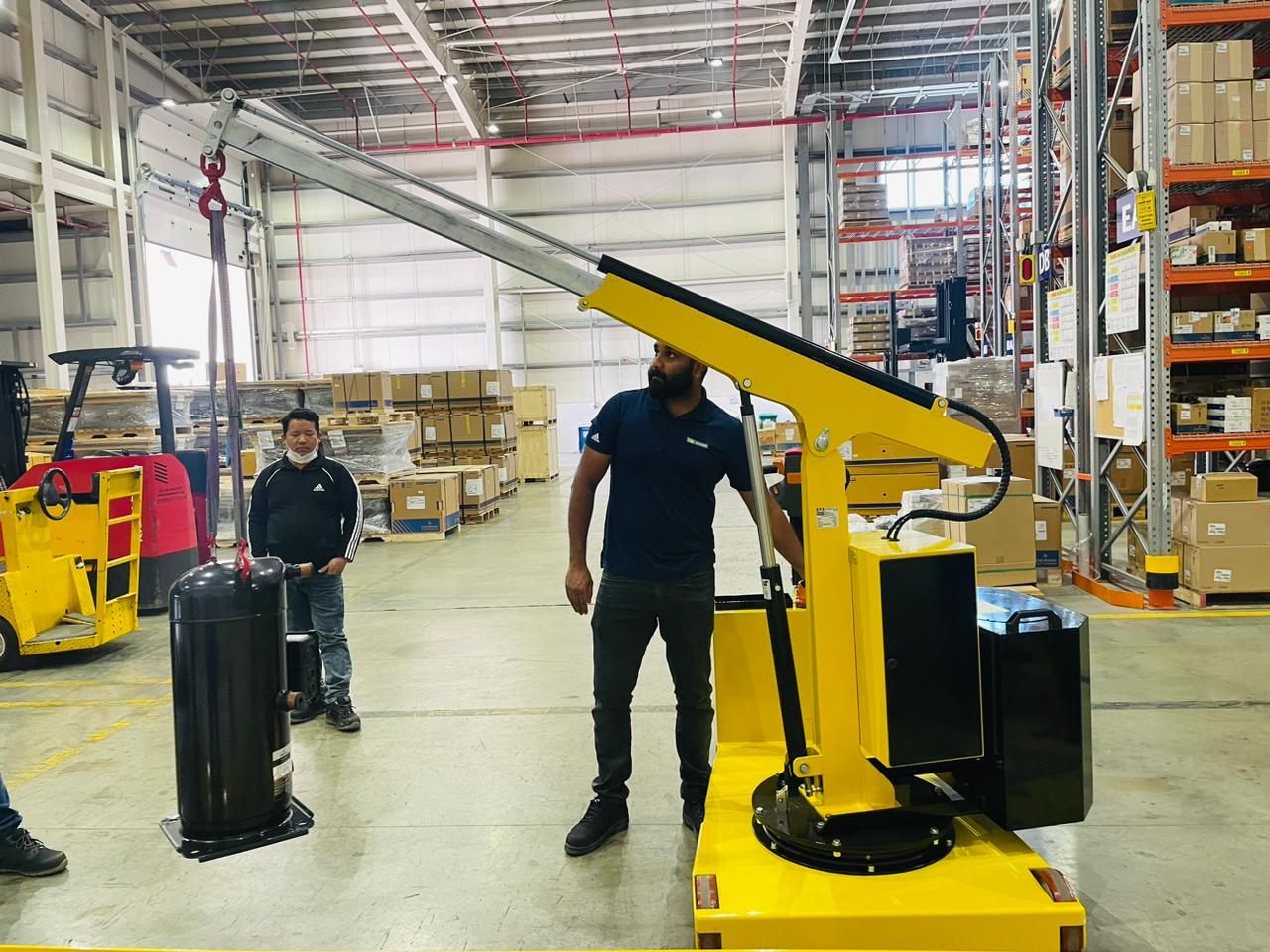 Hebe- und Transportgeräte Werkstattkrane von Flex Lifting